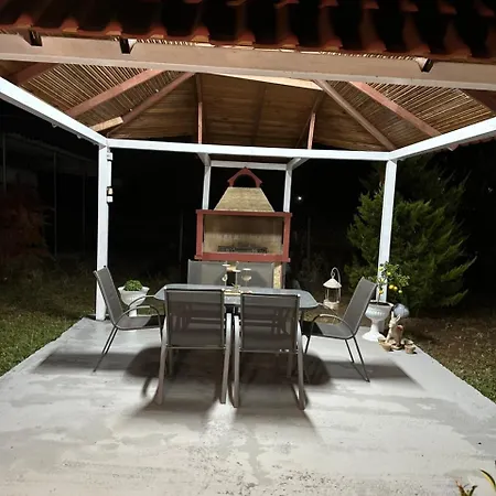 Dinas House 3 Сasa de vacaciones