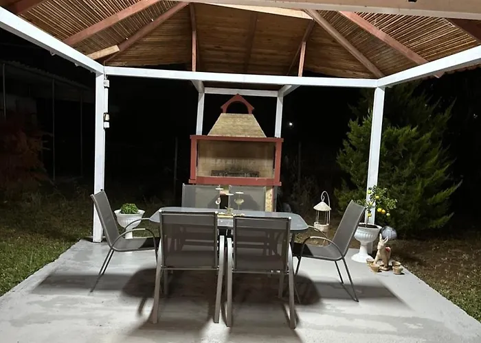 Dinas House 3 펜션