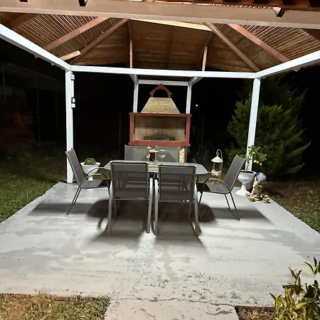 Dinas House 3 Prázdninový dům *