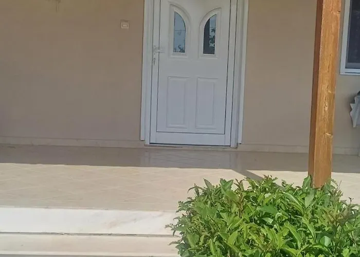 Nyaraló Dinas House 3 *